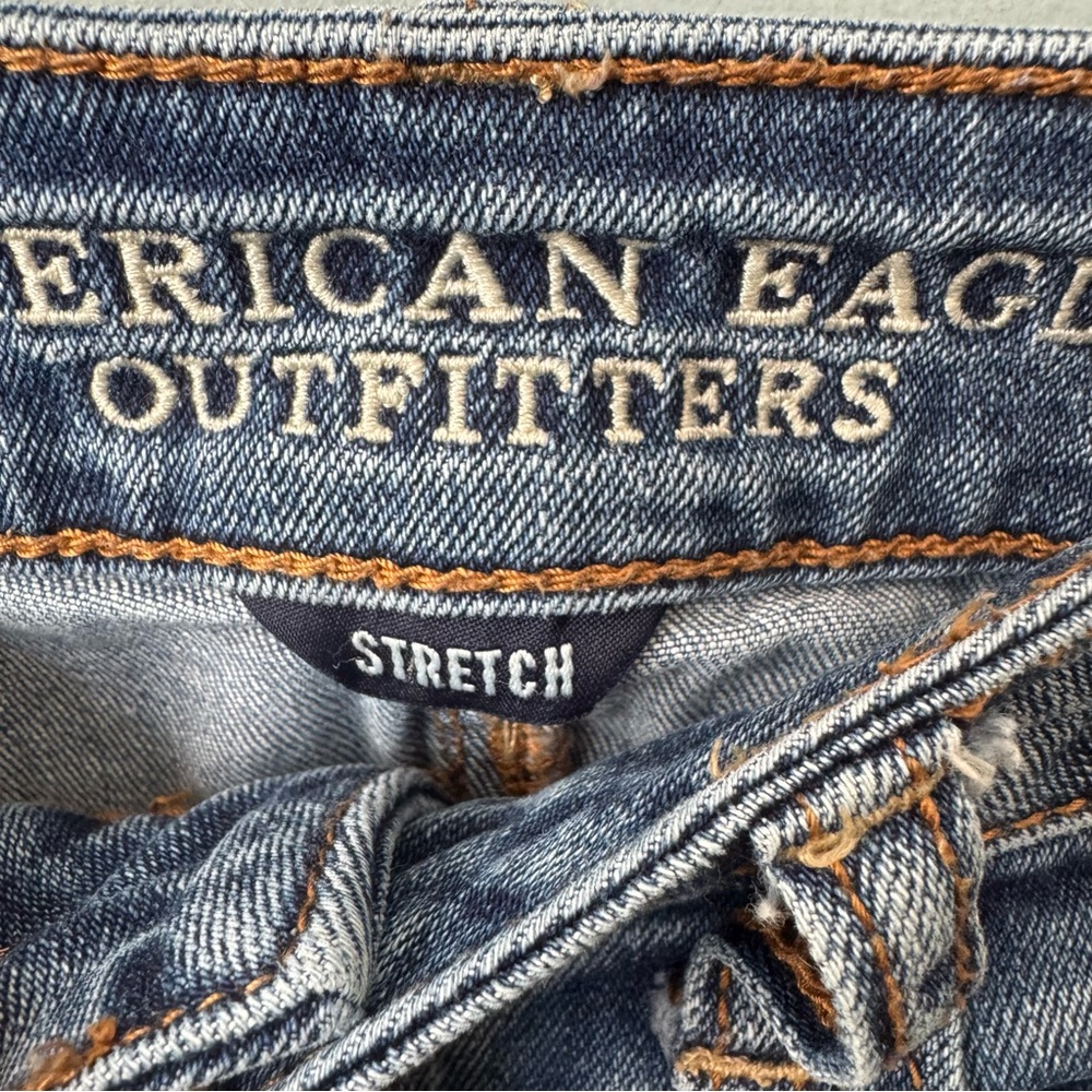 American Eagle Tomgirl Destroyed Jeans with Raw Hem. Stretch. Women’s 8 - Picture 3 of 11